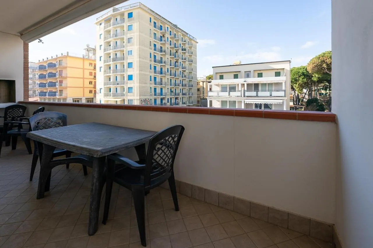 Smith 2C Apartment Llido Degli Estensi 0*,  Italy